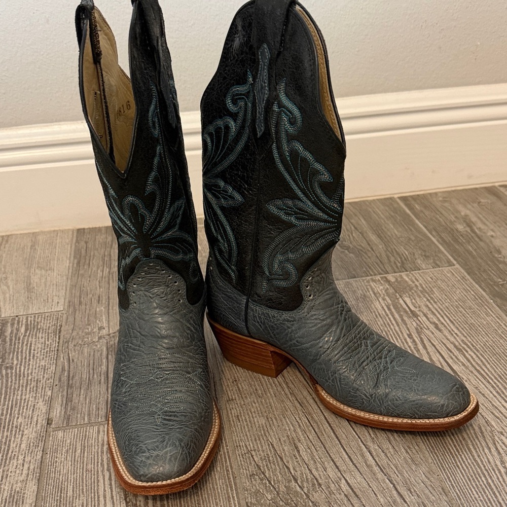 Hondo Boots Women's Blue & Black embroidered Western Cowgirl Boots. Size 7.5